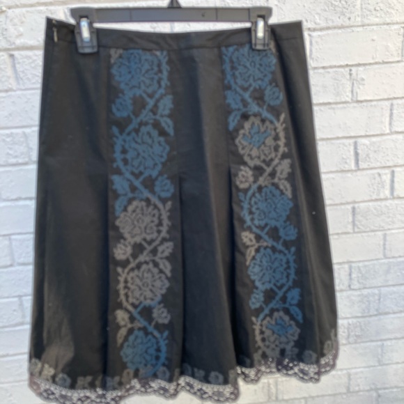 ⚡️LOFT Black Embroidered Skirt - Picture 6 of 6
